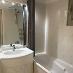 Quiet Flat Next To The Appartement *