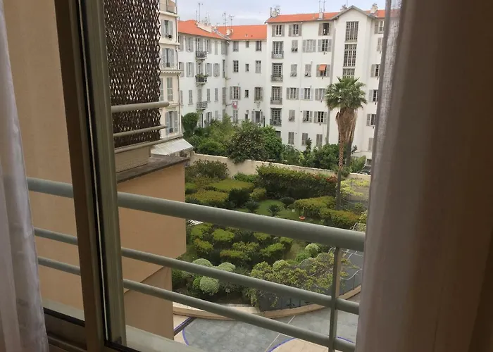 Quiet Flat Next To The Nice