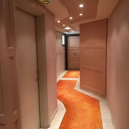 Апартаменты Quiet Flat Next To The