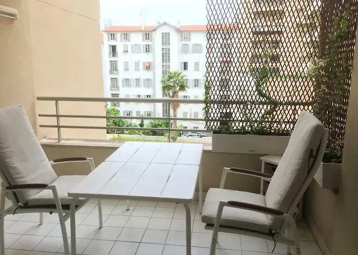 아파트 Quiet Flat Next To The